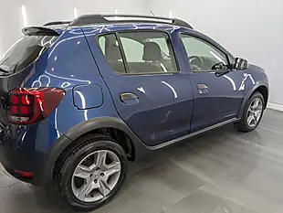 Used 2017 Dacia Sandero Stepway Laureate Cosmos Blue - Interior and Exterior details 5