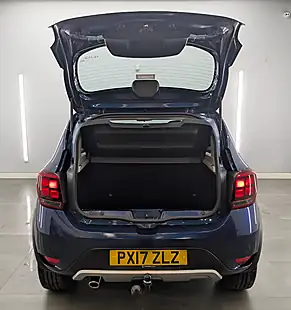 Used 2017 Dacia Sandero Stepway Laureate Cosmos Blue - Interior and Exterior details 9
