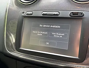 Used 2017 Dacia Sandero Stepway Laureate Glacier White - Interior and Exterior details 14