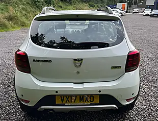 Used 2017 Dacia Sandero Stepway Laureate Glacier White - Interior and Exterior details 4