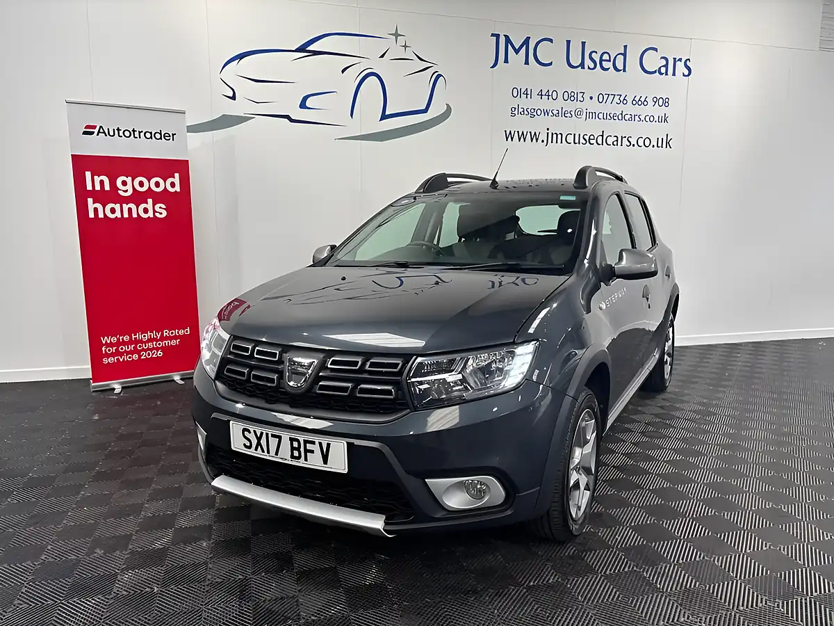 Used 2017 Dacia Sandero Stepway Laureate Grey - Front View