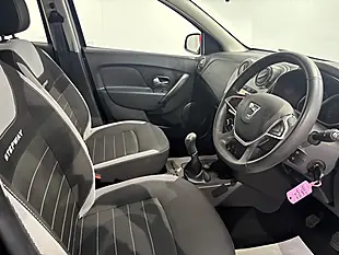 Used 2017 Dacia Sandero Stepway Laureate Grey - Interior and Exterior details 10