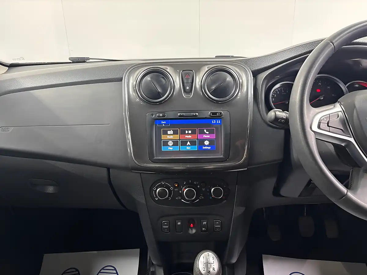 Used 2017 Dacia Sandero Stepway Laureate Grey - Interior and Exterior details 12