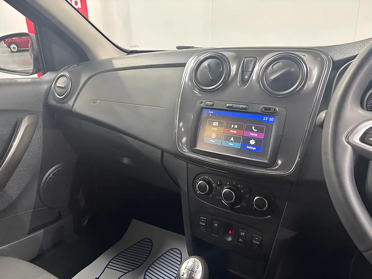 Used 2017 Dacia Sandero Stepway Laureate Grey - Interior and Exterior details 15