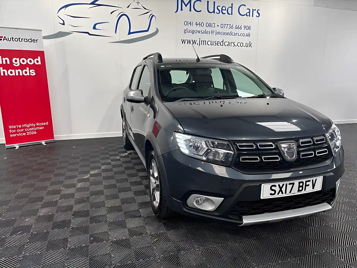 Used 2017 Dacia Sandero Stepway Laureate Grey - Interior and Exterior details 5