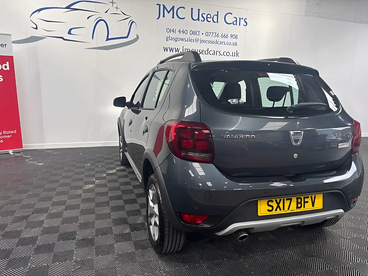 Used 2017 Dacia Sandero Stepway Laureate Grey - Interior and Exterior details 7