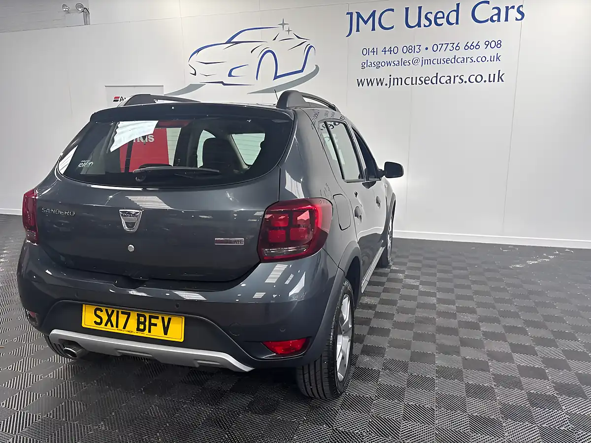 Used 2017 Dacia Sandero Stepway Laureate Grey - Interior and Exterior details 8