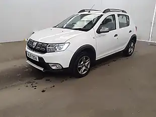 Used 2017 Dacia Sandero Stepway Laureate White - Interior and Exterior details 4
