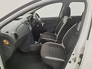 Used 2017 Dacia Sandero Stepway Laureate White - Interior and Exterior details 9