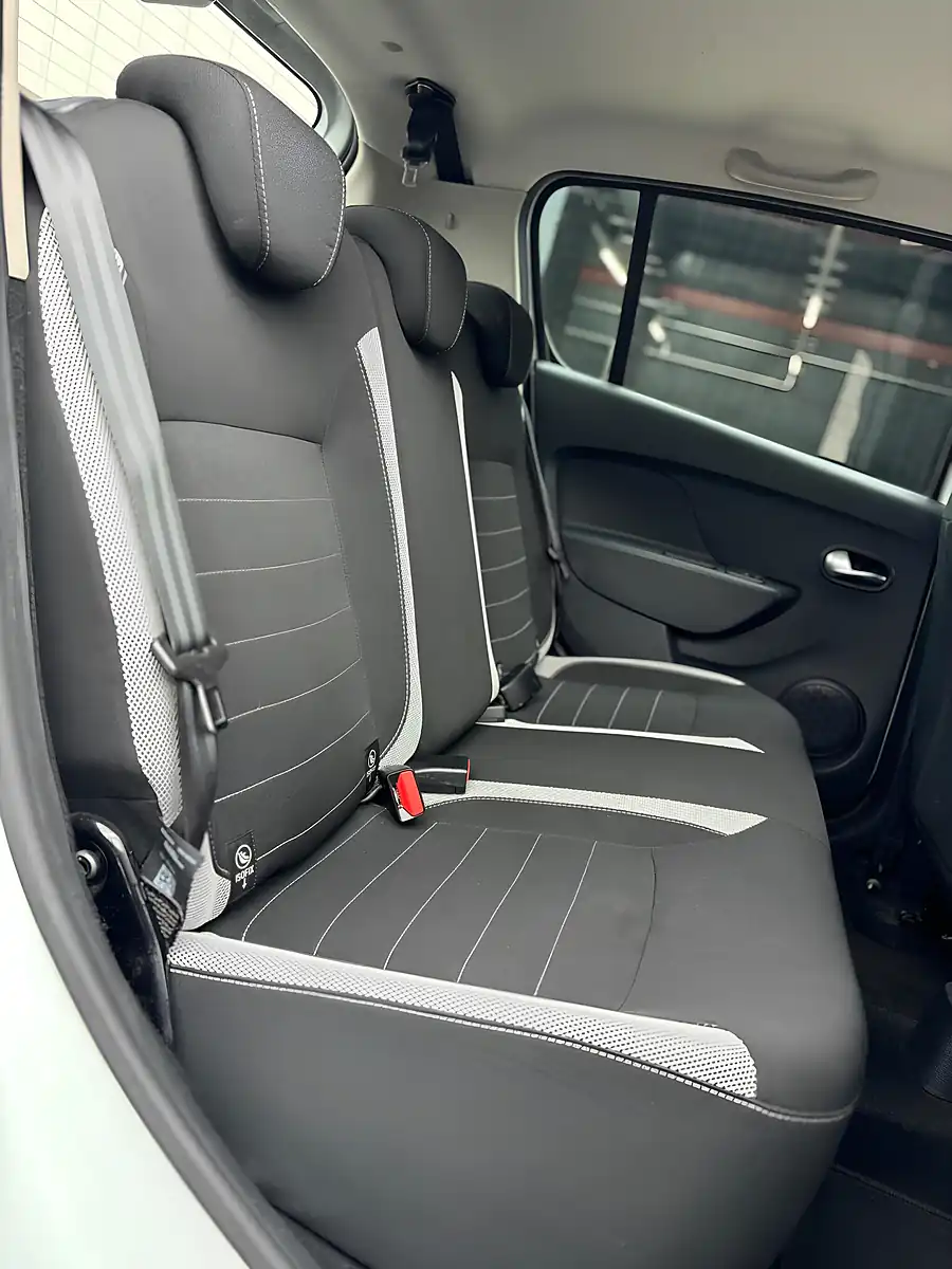 Used 2017 Dacia Sandero Stepway Laureate White - Interior and Exterior details 11