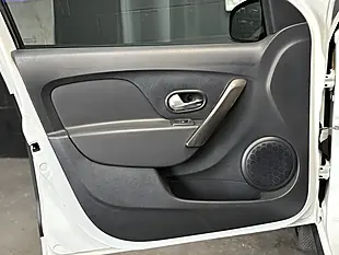 Used 2017 Dacia Sandero Stepway Laureate White - Interior and Exterior details 14