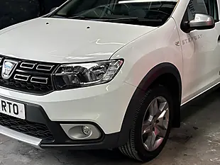 Used 2017 Dacia Sandero Stepway Laureate White - Interior and Exterior details 5