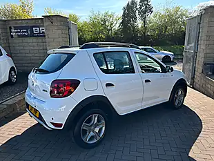 Used 2017 Dacia Sandero Stepway Laureate White - Interior and Exterior details 10