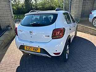 Used 2017 Dacia Sandero Stepway Laureate White - Interior and Exterior details 9