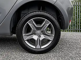 Used 2017 Dacia Sandero Stepway Se Summit Grey - Interior and Exterior details 11
