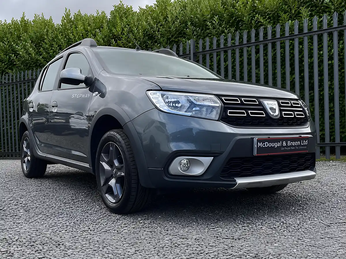 Used 2017 Dacia Sandero Stepway Se Summit Grey - Interior and Exterior details 13