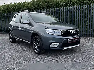 Used 2017 Dacia Sandero Stepway Se Summit Grey - Interior and Exterior details 9
