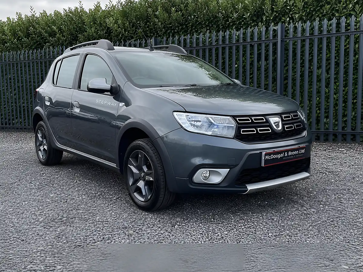 Used 2017 Dacia Sandero Stepway Se Summit Grey - Interior and Exterior details 9