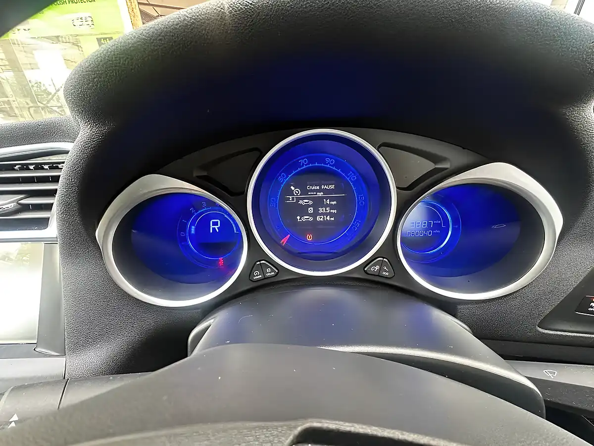 Used 2017 DS 4 Prestige Silver - Interior and Exterior details 10