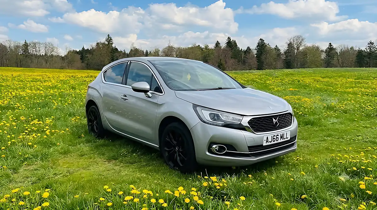 Used 2017 DS 4 Prestige Silver - Interior and Exterior details 2