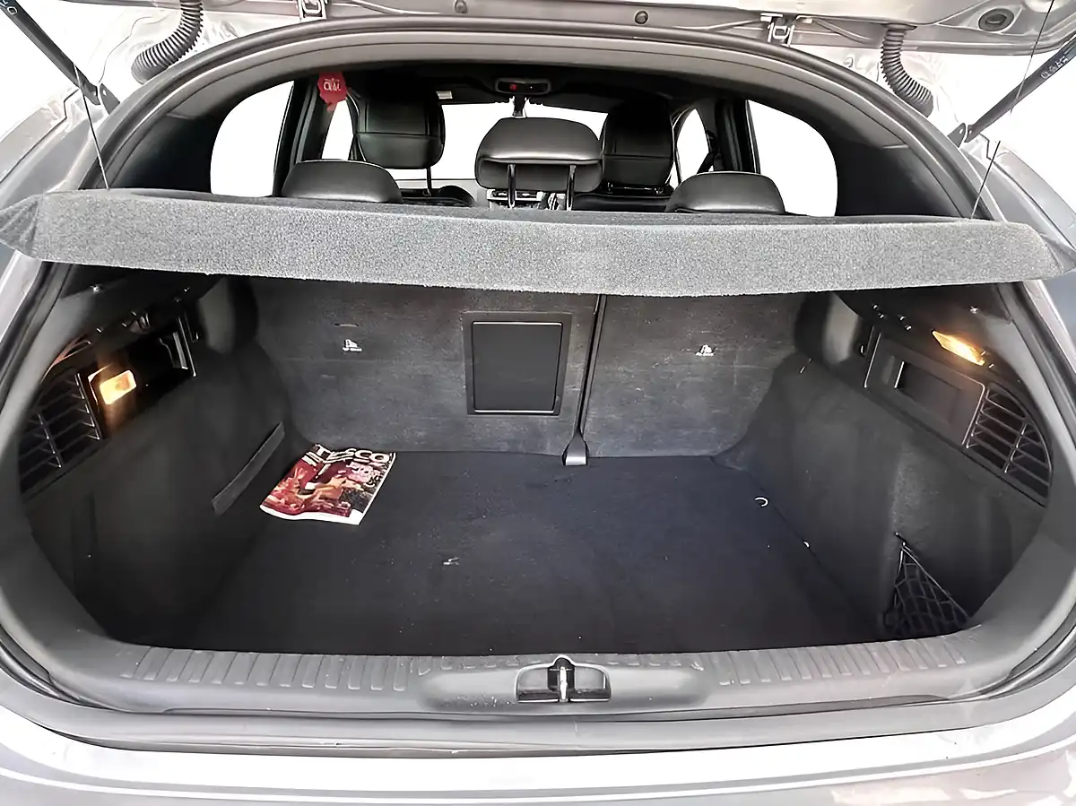 Used 2017 DS 4 Prestige Silver - Interior and Exterior details 8