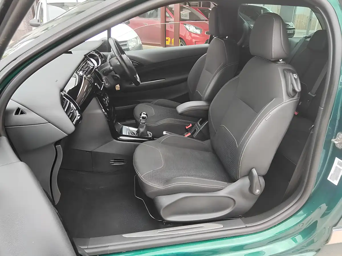 Used 2017 DS Automobiles DS 3 a Rare Green - Interior and Exterior details 15
