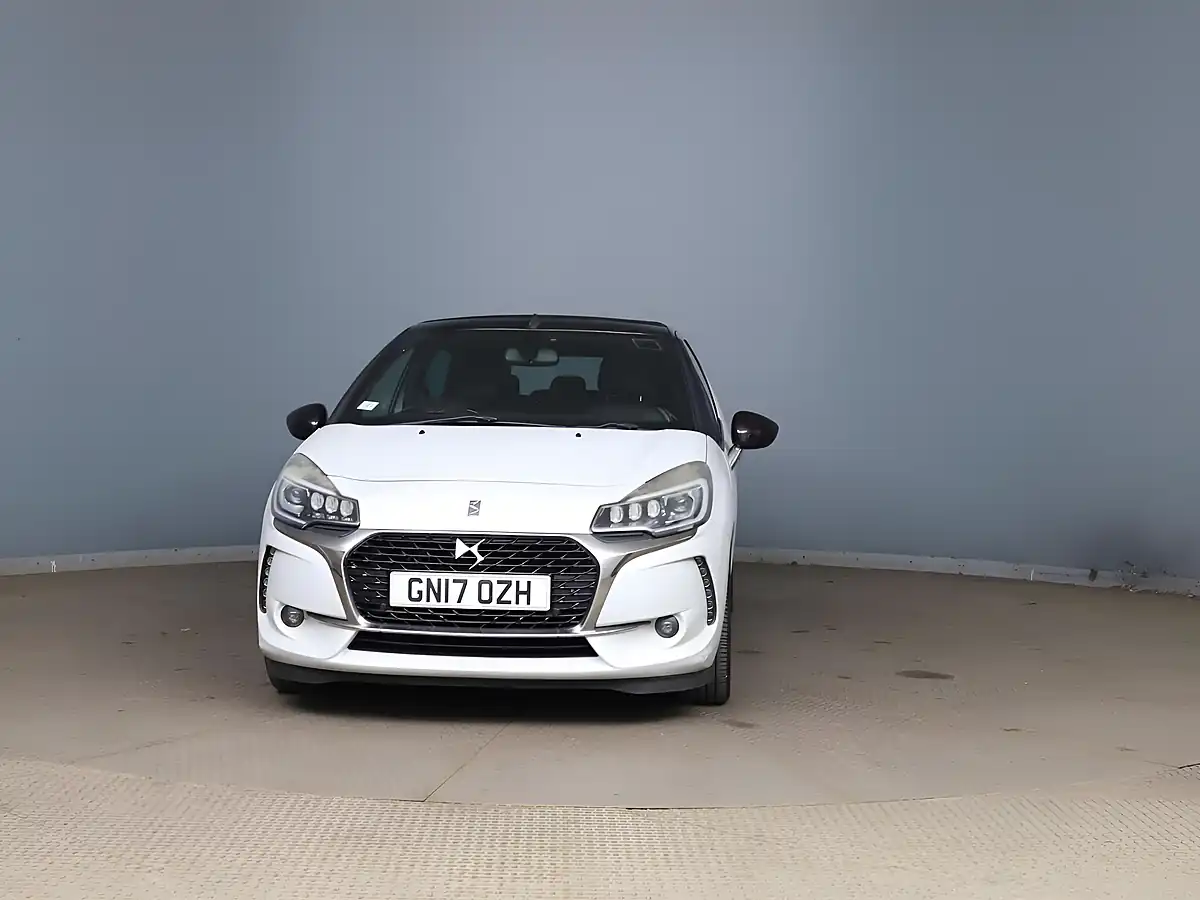 Used 2017 DS Automobiles DS 3 Cabrio Givenchy Le Makeup White - Interior and Exterior details 2