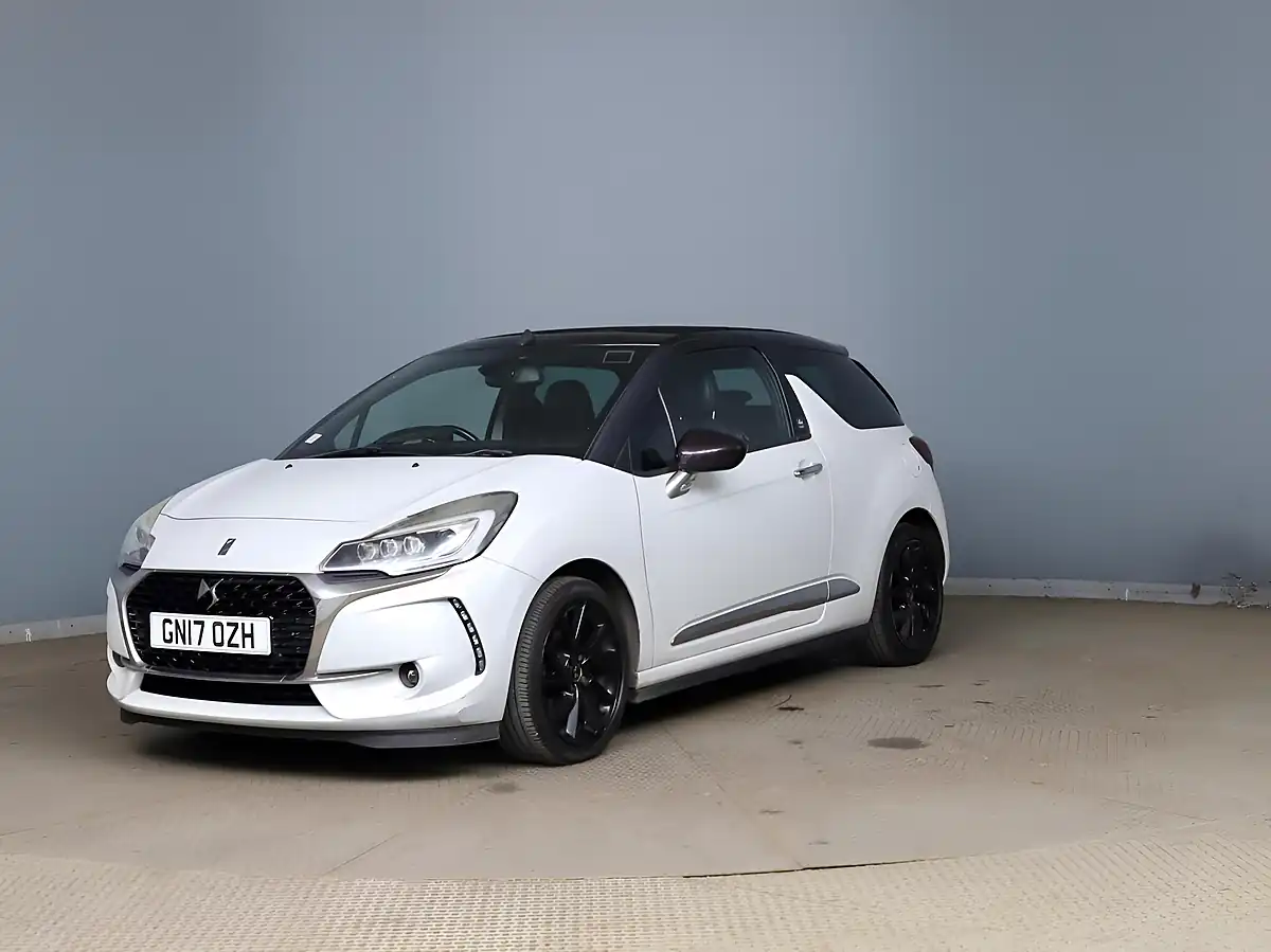 Used 2017 DS Automobiles DS 3 Cabrio Givenchy Le Makeup White - Interior and Exterior details 3