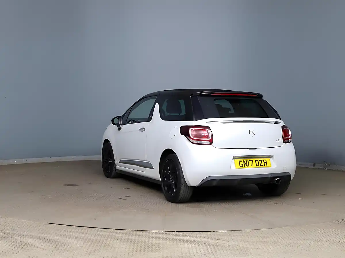 Used 2017 DS Automobiles DS 3 Cabrio Givenchy Le Makeup White - Interior and Exterior details 4