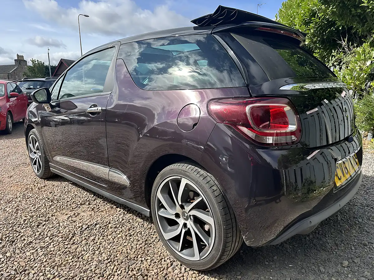 Used 2017 DS Automobiles DS 3 Cabrio Prestige Purple - Interior and Exterior details 10