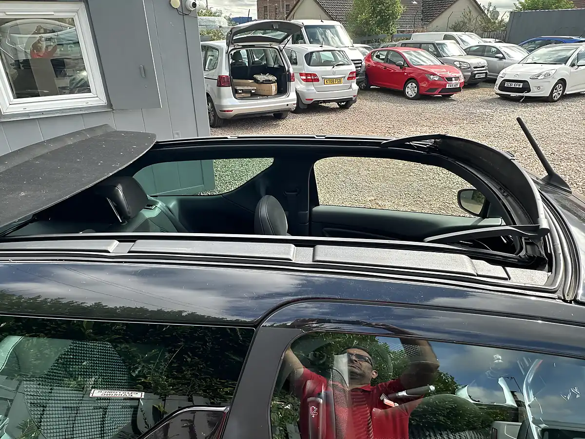 Used 2017 DS Automobiles DS 3 Cabrio Prestige Purple - Interior and Exterior details 16