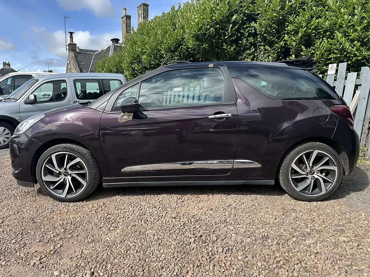 Used 2017 DS Automobiles DS 3 Cabrio Prestige Purple - Interior and Exterior details 7