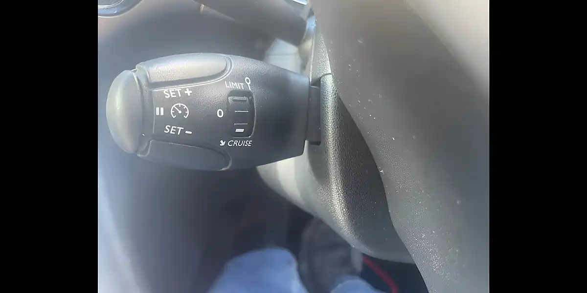 Used 2017 DS Automobiles DS 3 Chic Black - Interior and Exterior details 17