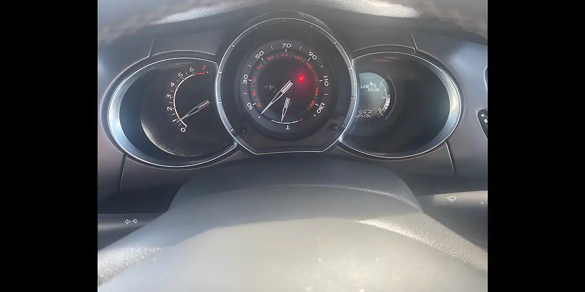 Used 2017 DS Automobiles DS 3 Chic Black - Interior and Exterior details 20