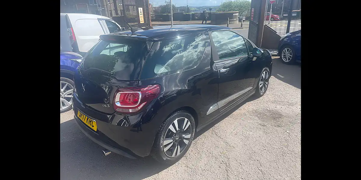 Used 2017 DS Automobiles DS 3 Chic Black - Interior and Exterior details 4