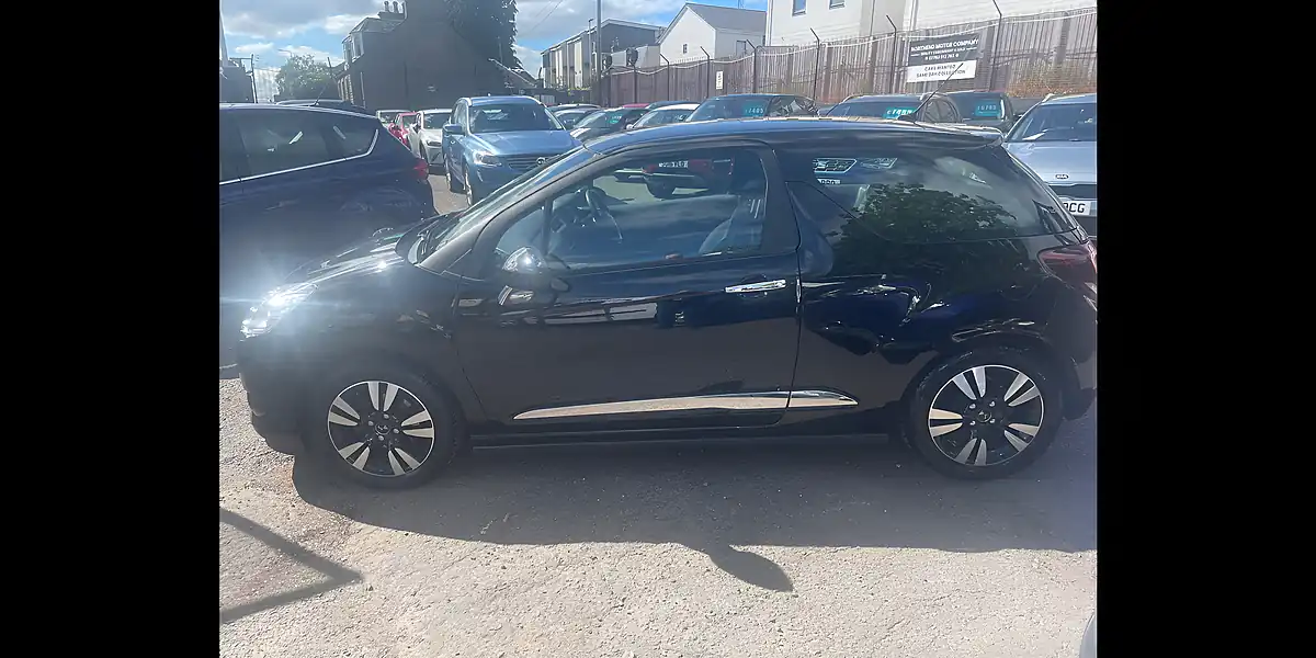 Used 2017 DS Automobiles DS 3 Chic Black - Interior and Exterior details 7