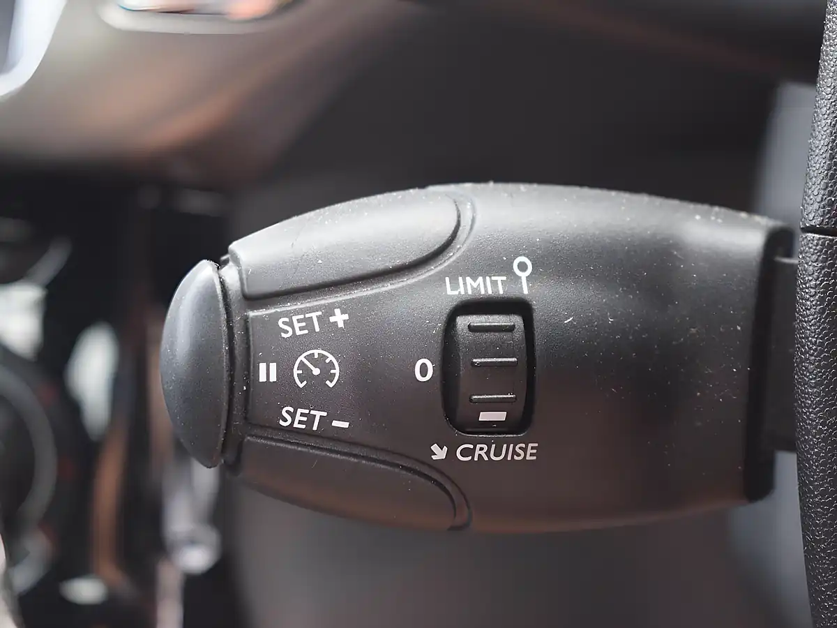 Used 2017 DS Automobiles DS 3 Chic White - Interior and Exterior details 17