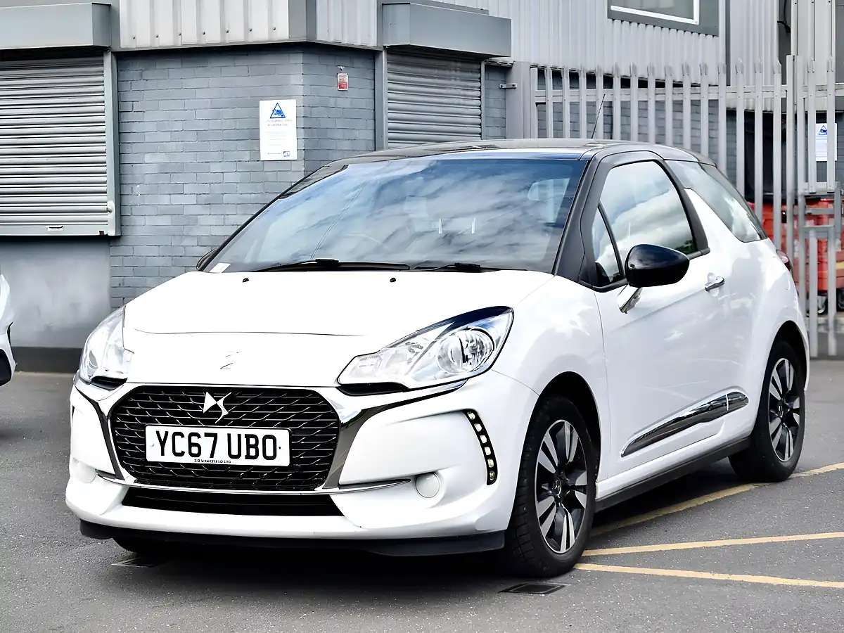 Used 2017 DS Automobiles DS 3 Chic White - Interior and Exterior details 3