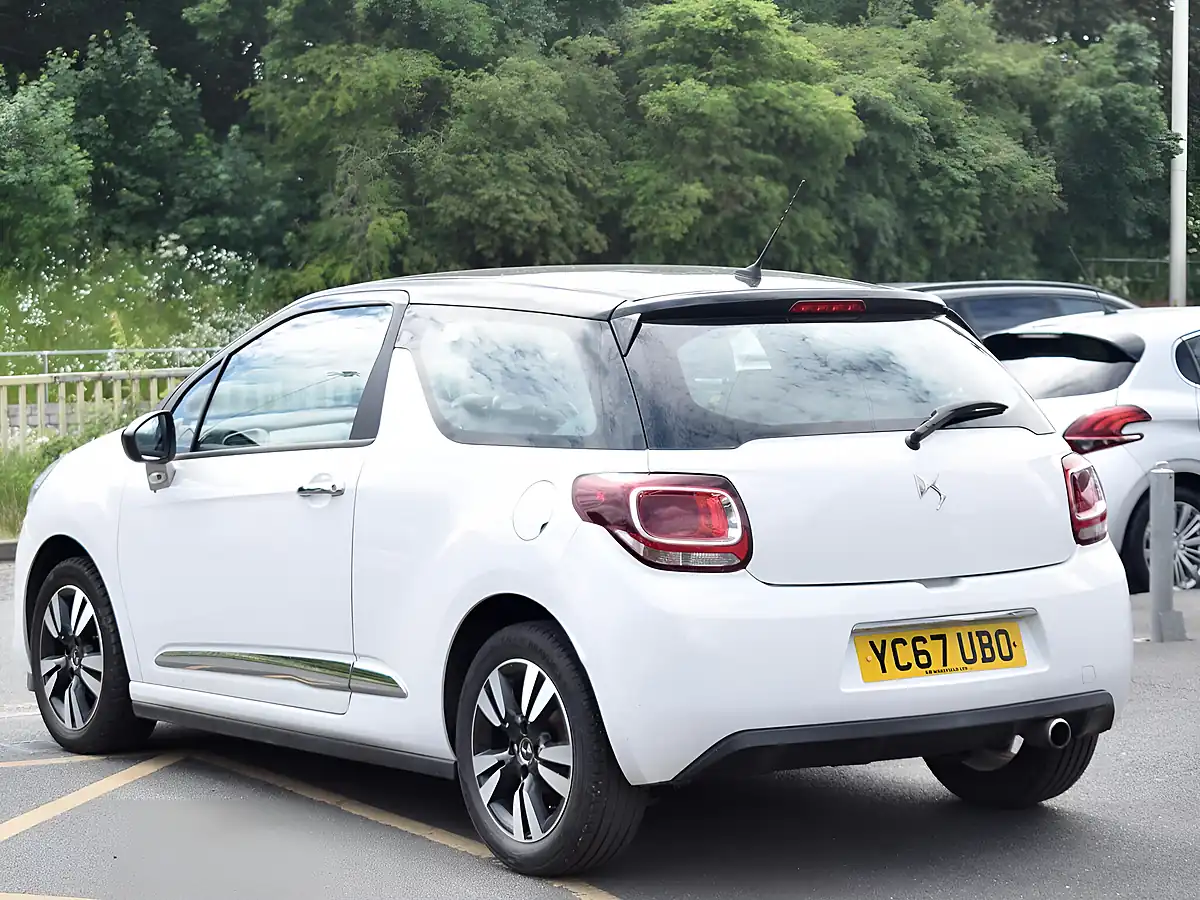 Used 2017 DS Automobiles DS 3 Chic White - Interior and Exterior details 5