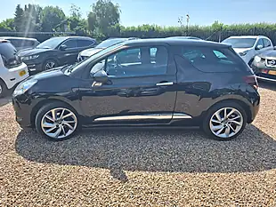 Used 2017 DS Automobiles DS 3 Connected Chic Black - Interior and Exterior details 11