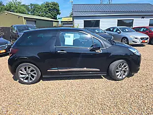 Used 2017 DS Automobiles DS 3 Connected Chic Black - Interior and Exterior details 15