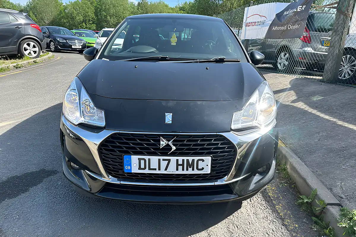 Used 2017 DS Automobiles DS 3 Elegance Black - Interior and Exterior details 2