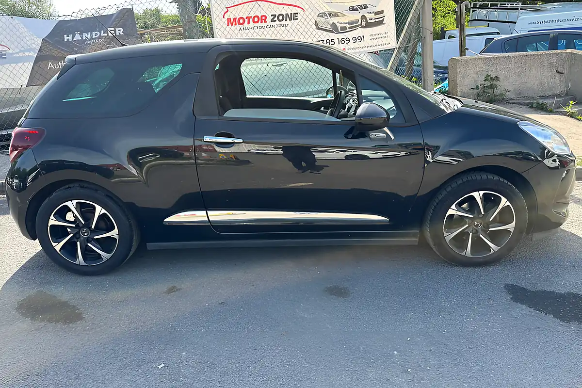 Used 2017 DS Automobiles DS 3 Elegance Black - Interior and Exterior details 4