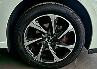 Used 2017 DS Automobiles DS 3 Elegance White - Interior and Exterior details 10
