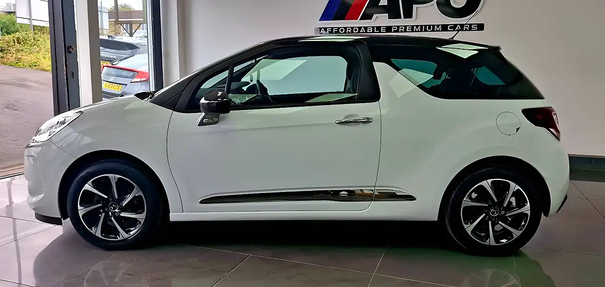 Used 2017 DS Automobiles DS 3 Elegance White - Interior and Exterior details 2