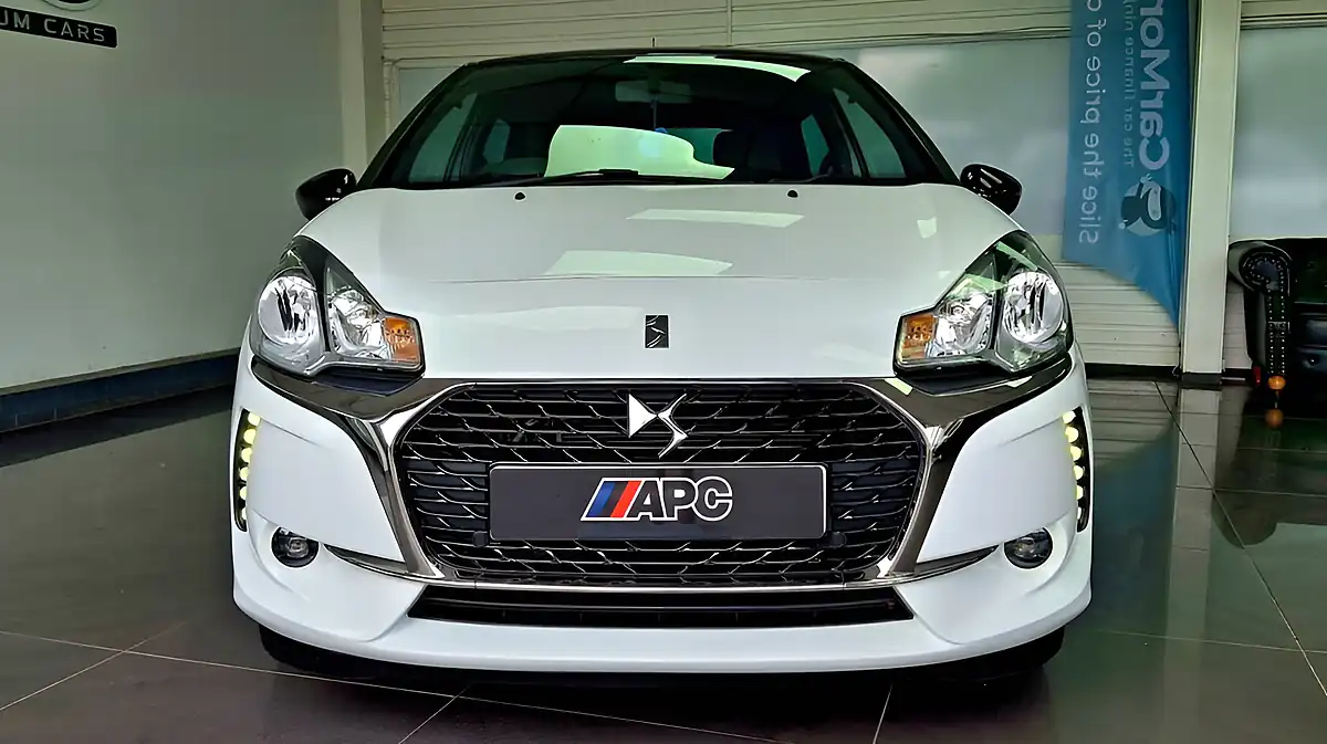 Used 2017 DS Automobiles DS 3 Elegance White - Interior and Exterior details 6