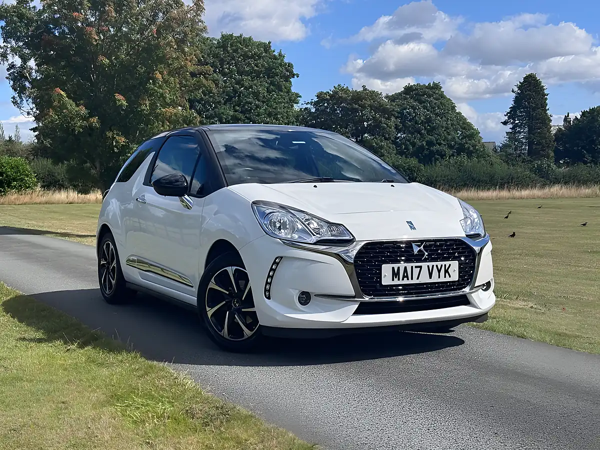 Used 2017 DS Automobiles DS 3 Elegance White - Interior and Exterior details 2