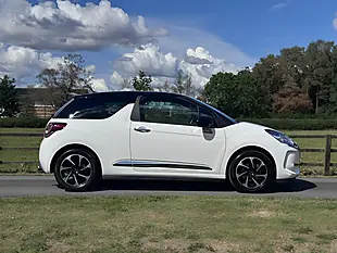 Used 2017 DS Automobiles DS 3 Elegance White - Interior and Exterior details 3