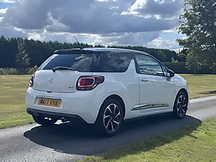 Used 2017 DS Automobiles DS 3 Elegance White - Interior and Exterior details 4