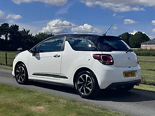 Used 2017 DS Automobiles DS 3 Elegance White - Interior and Exterior details 6
